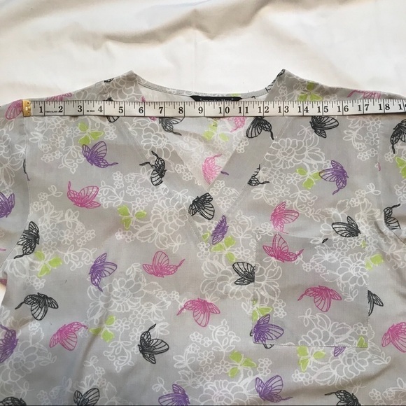 Healthcare Essential Scrub Shirt Comfortable & Professional Workwear - Picture 3 of 8